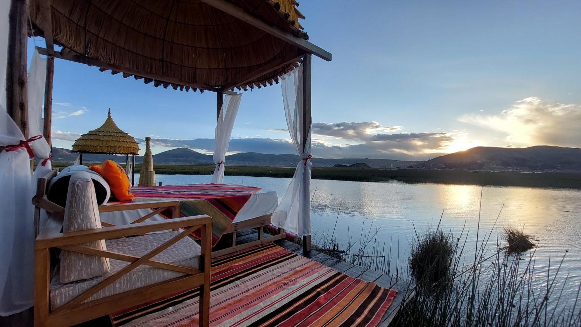 Uros Lodge Peru Puno Exterior photo